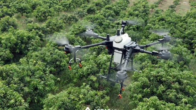 Nghị Định Mới Về Quản Lý Drone Phun Thuốc - Đội Phun Dịch Vụ Drone Bắt Buộc Phải Cập Nhật Để Tránh Bị Phạt